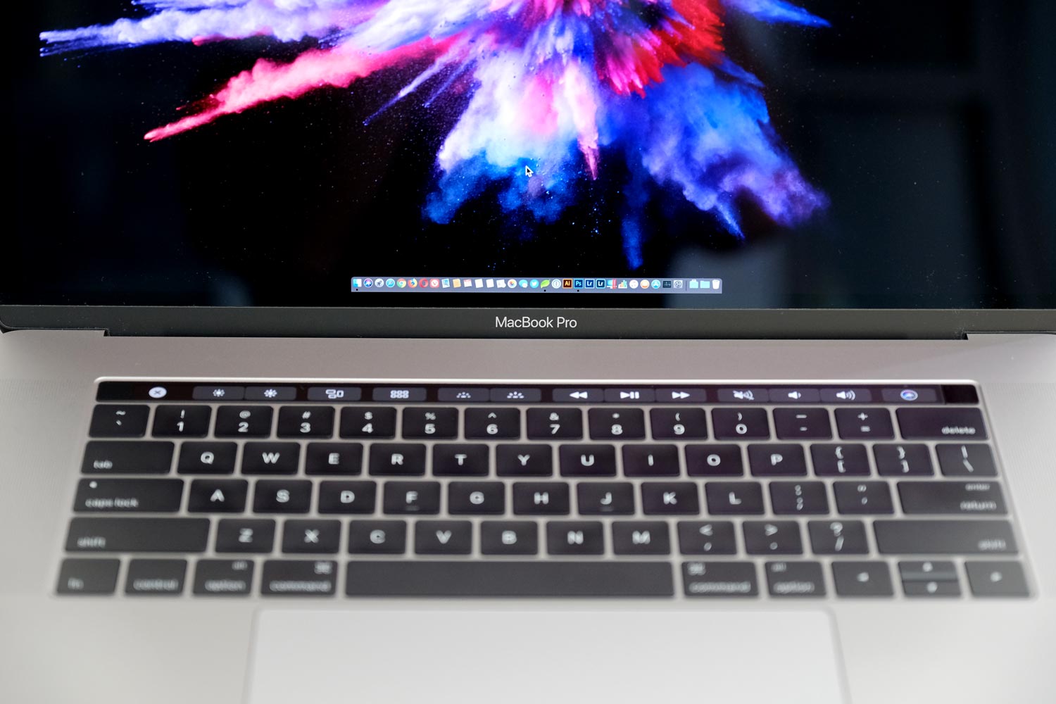 MacBook Pro 15インチ Touch Bar